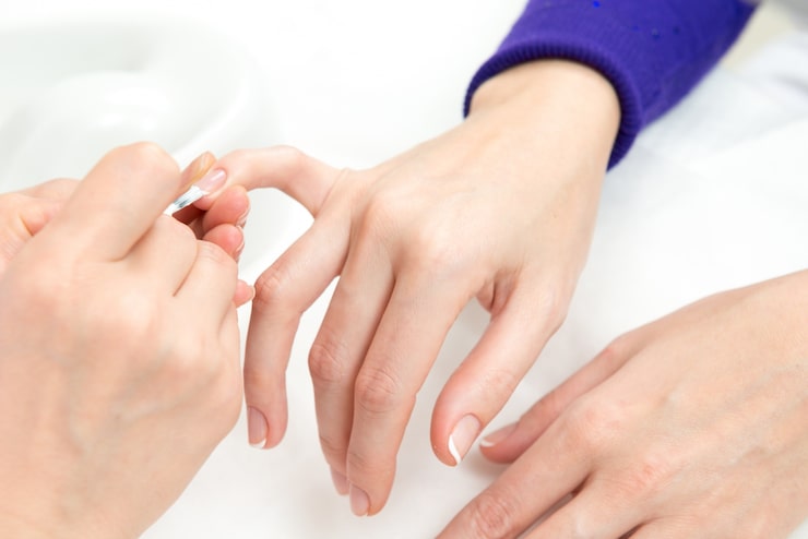 Homemade Moisturizing Nail and Cuticle Oil